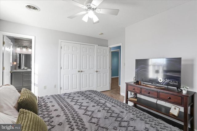 195 ISAAC DR, Bunker Hill, WV 25413