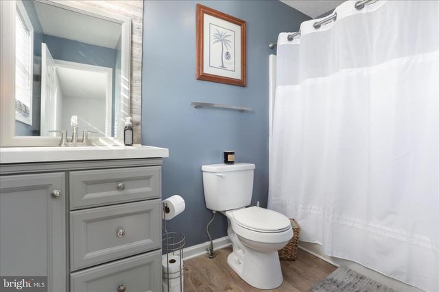 195 ISAAC DR, Bunker Hill, WV 25413