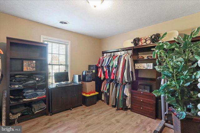 195 ISAAC DR, Bunker Hill, WV 25413