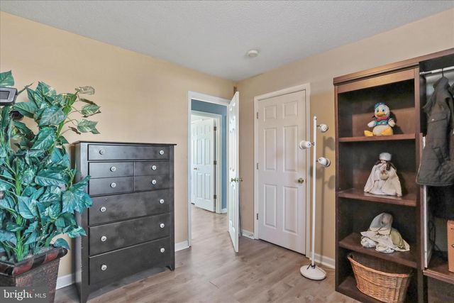 195 ISAAC DR, Bunker Hill, WV 25413