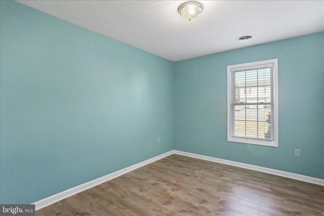 195 ISAAC DR, Bunker Hill, WV 25413