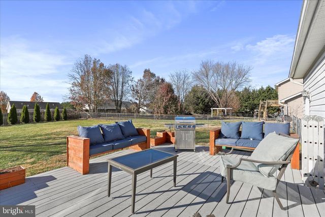 195 ISAAC DR, Bunker Hill, WV 25413