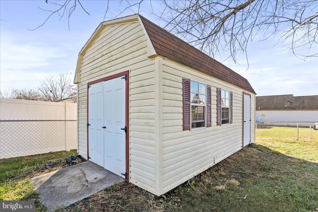 195 ISAAC DR, Bunker Hill, WV 25413