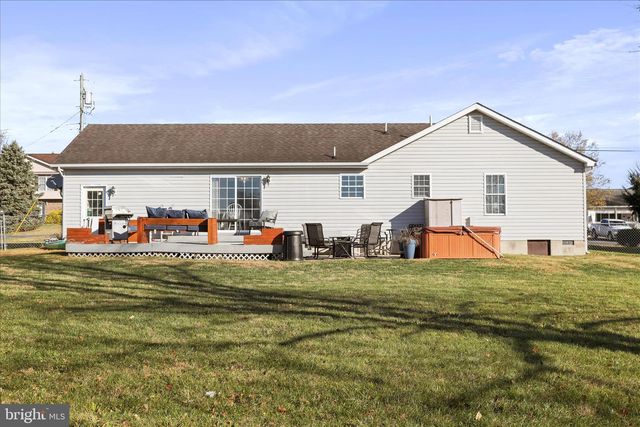 195 ISAAC DR, Bunker Hill, WV 25413