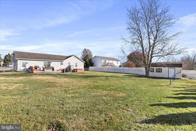 195 ISAAC DR, Bunker Hill, WV 25413