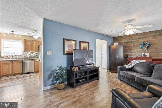 195 ISAAC DR, Bunker Hill, WV 25413