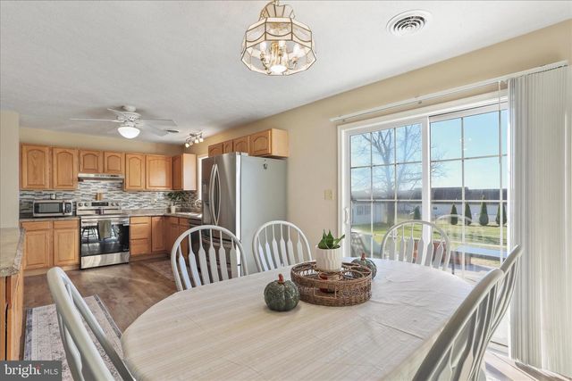 195 ISAAC DR, Bunker Hill, WV 25413