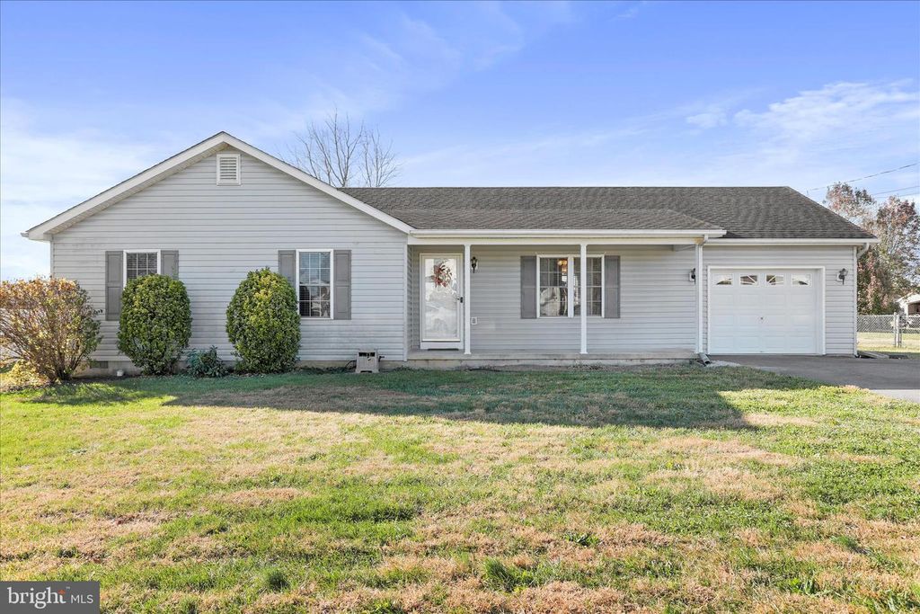 195 ISAAC DR, Bunker Hill, WV 25413