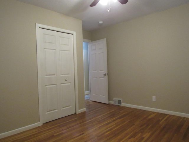 5340 Byron Avenue N, Crystal, MN 55429