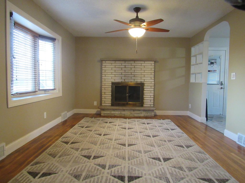 5340 Byron Avenue N, Crystal, MN 55429 — photo 2
