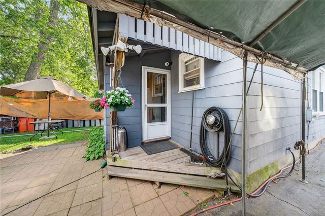 24 Maplewood Avenue, Warwick, RI 02889