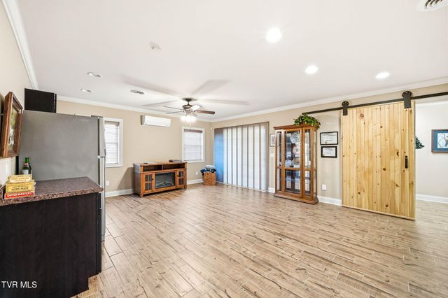 306 Harbor Approach, Johnson City, TN 37601