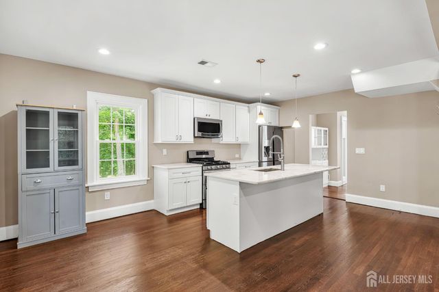 17 N Adelaide Avenue N, Highland Park, NJ 08904