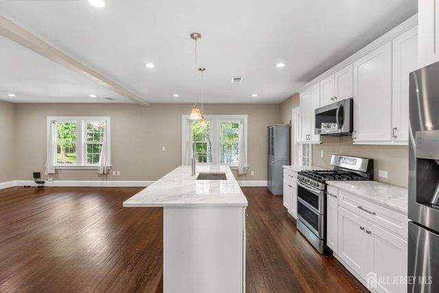 17 N Adelaide Avenue N, Highland Park, NJ 08904