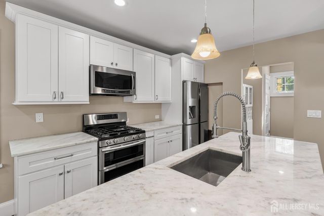 17 N Adelaide Avenue N, Highland Park, NJ 08904