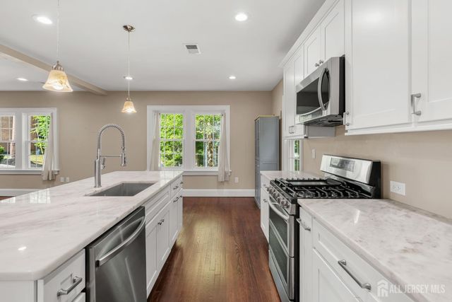 17 N Adelaide Avenue N, Highland Park, NJ 08904