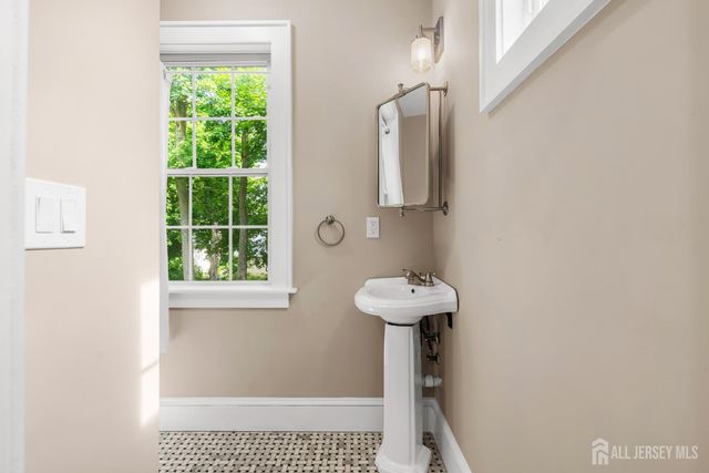 17 N Adelaide Avenue N, Highland Park, NJ 08904