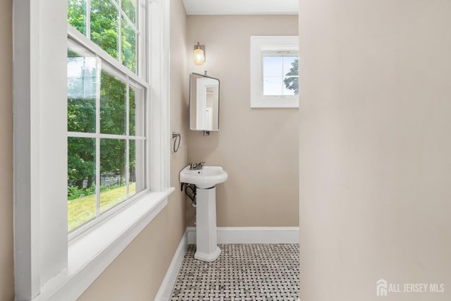 17 N Adelaide Avenue N, Highland Park, NJ 08904