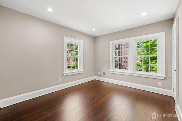 17 N Adelaide Avenue N, Highland Park, NJ 08904
