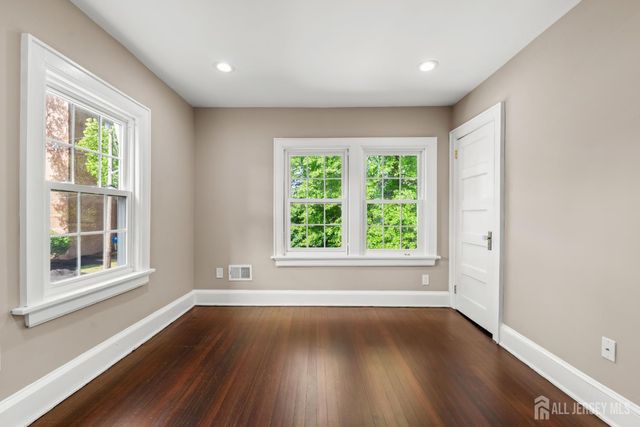 17 N Adelaide Avenue N, Highland Park, NJ 08904