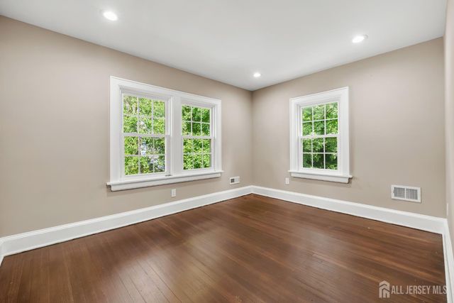 17 N Adelaide Avenue N, Highland Park, NJ 08904