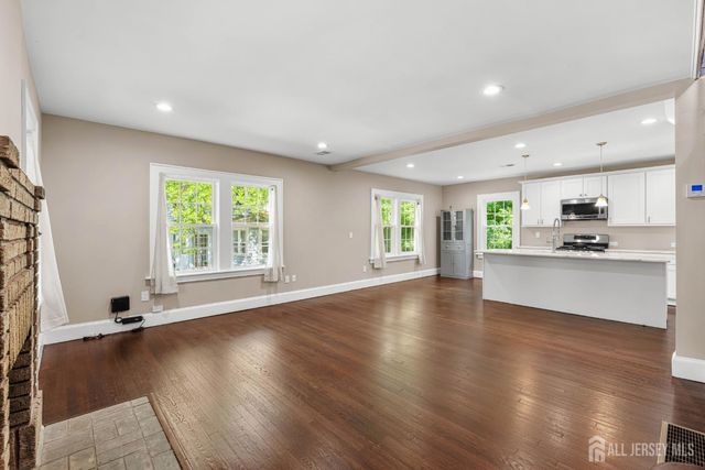 17 N Adelaide Avenue N, Highland Park, NJ 08904