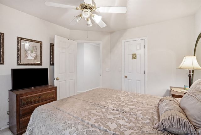 1033 S 263 West Avenue, Sand Springs, OK 74063