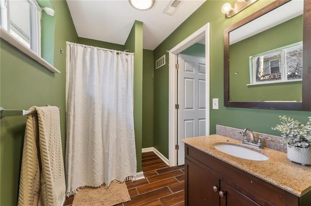 36 N Ridge Avenue, Liberty, MO 64068