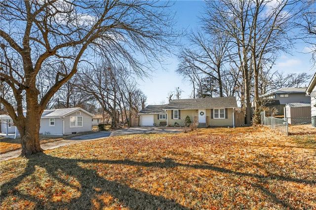 36 N Ridge Avenue, Liberty, MO 64068