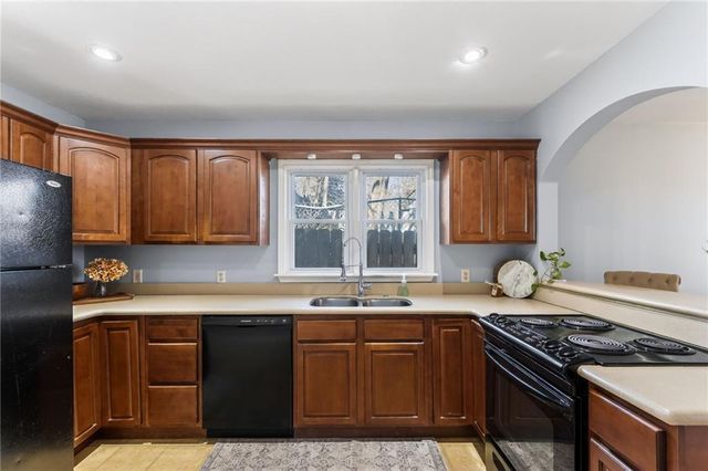 36 N Ridge Avenue, Liberty, MO 64068