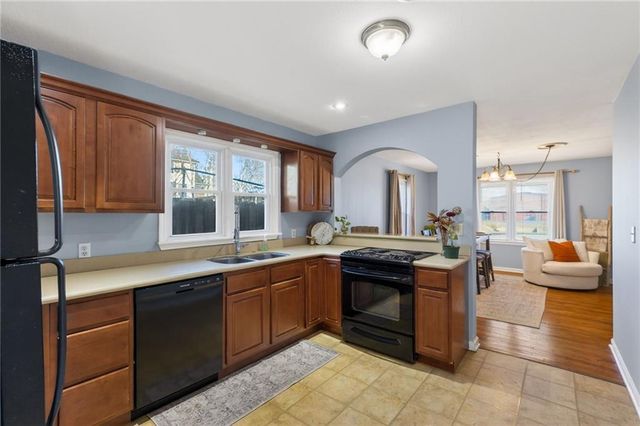 36 N Ridge Avenue, Liberty, MO 64068