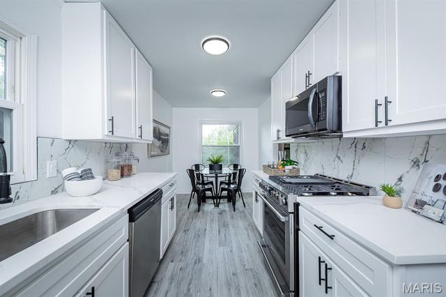 2528 Creve Coeur Drive, Brentwood, MO 63144