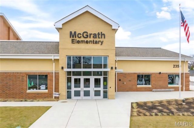 2528 Creve Coeur Drive, Brentwood, MO 63144