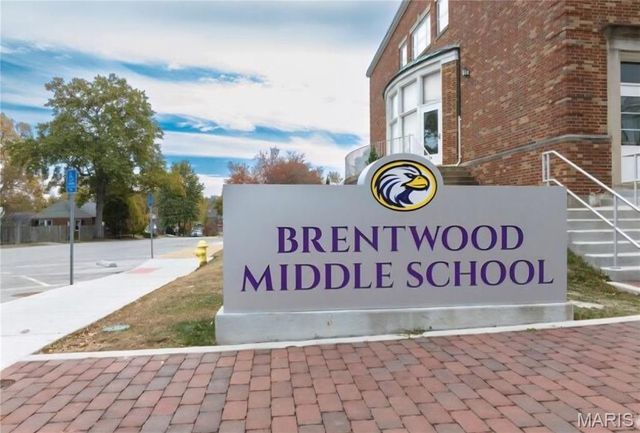 2528 Creve Coeur Drive, Brentwood, MO 63144