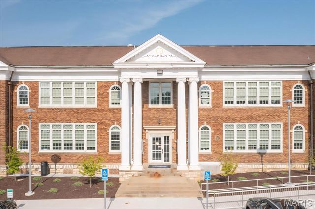 2528 Creve Coeur Drive, Brentwood, MO 63144