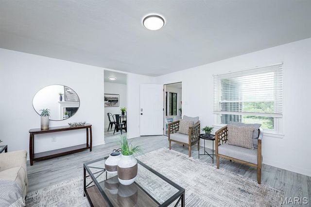 2528 Creve Coeur Drive, Brentwood, MO 63144