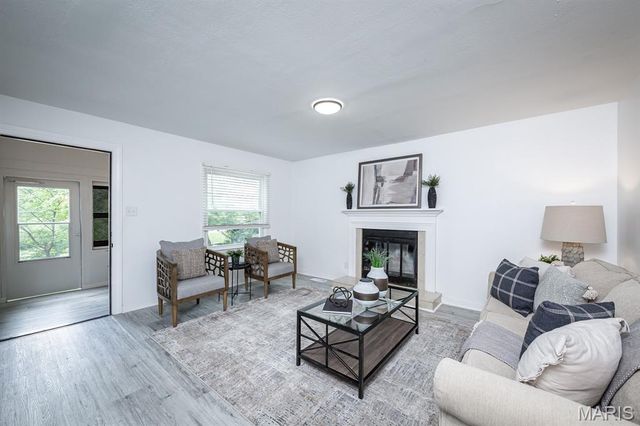 2528 Creve Coeur Drive, Brentwood, MO 63144