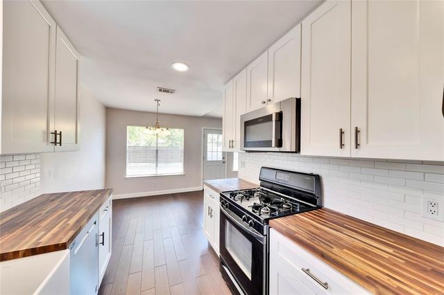 519 Yucca DR, Round Rock, TX 78681