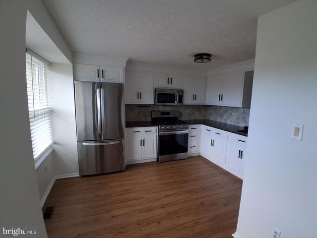 7 REDWOOD CT, Glassboro, NJ 08028