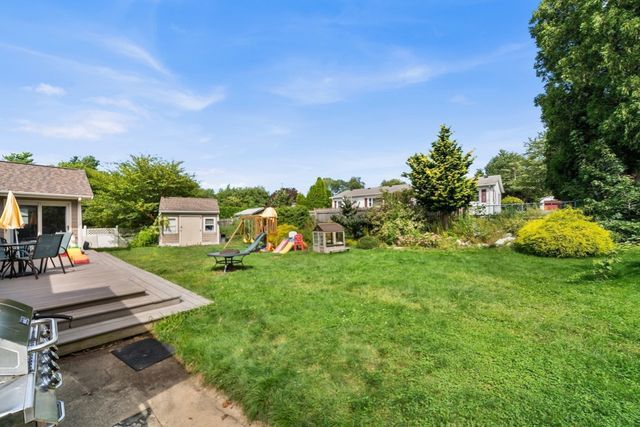 24 Kennedy St, Dartmouth, MA 02747