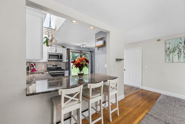24 Kennedy St, Dartmouth, MA 02747