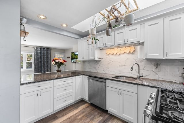 24 Kennedy St, Dartmouth, MA 02747