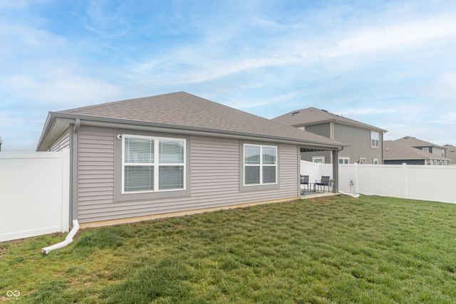 1229 Fleming Drive, Greenfield, IN 46140