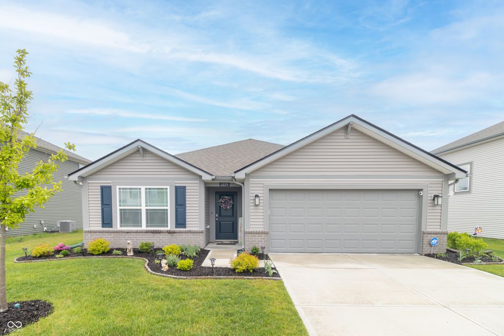 1229 Fleming Drive, Greenfield, IN 46140