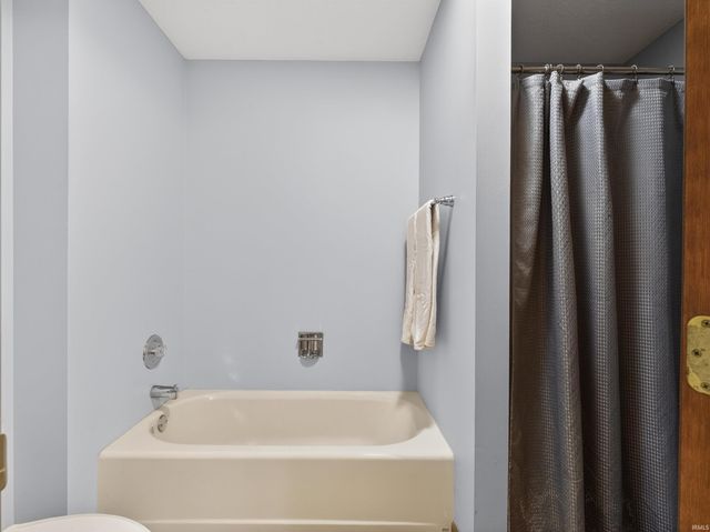 422 Meadow Lane, Ossian, IN 46777