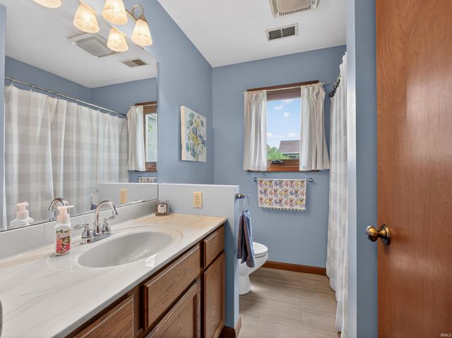 422 Meadow Lane, Ossian, IN 46777