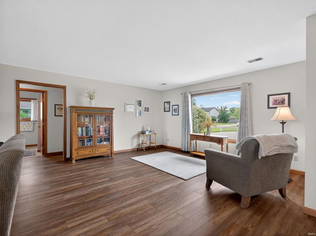 422 Meadow Lane, Ossian, IN 46777