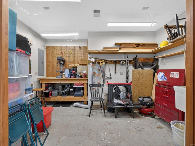 422 Meadow Lane, Ossian, IN 46777