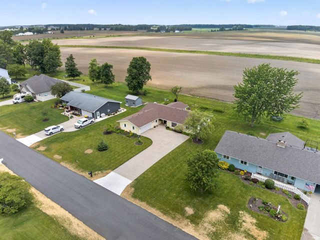 422 Meadow Lane, Ossian, IN 46777