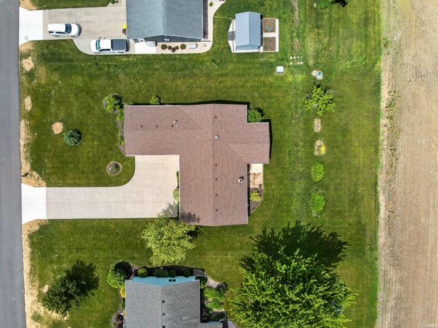 422 Meadow Lane, Ossian, IN 46777